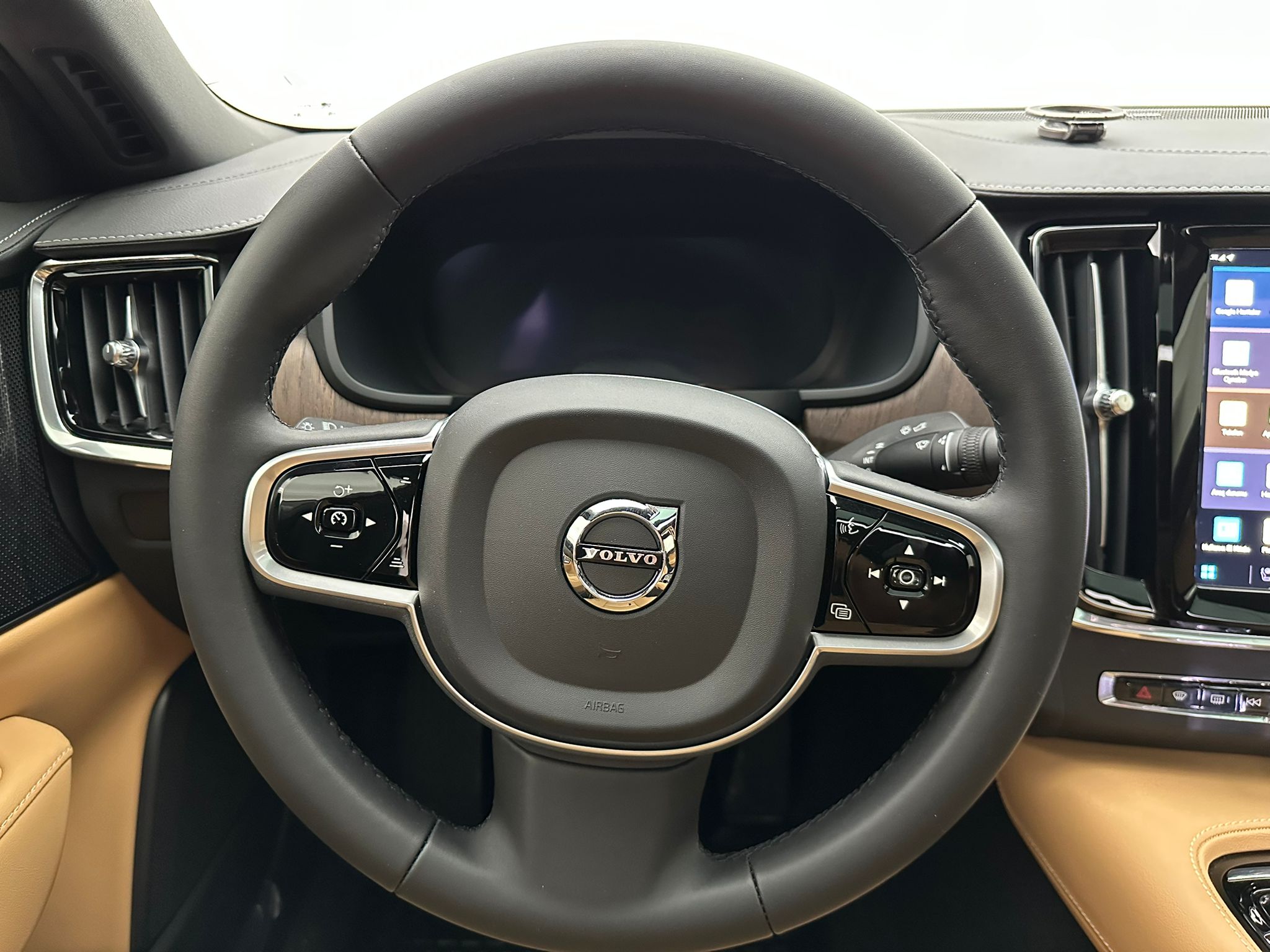 VOLVO S90 26